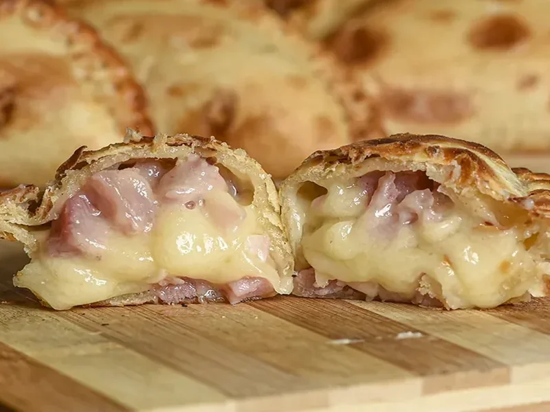 Empanada de Bacon y Queso
