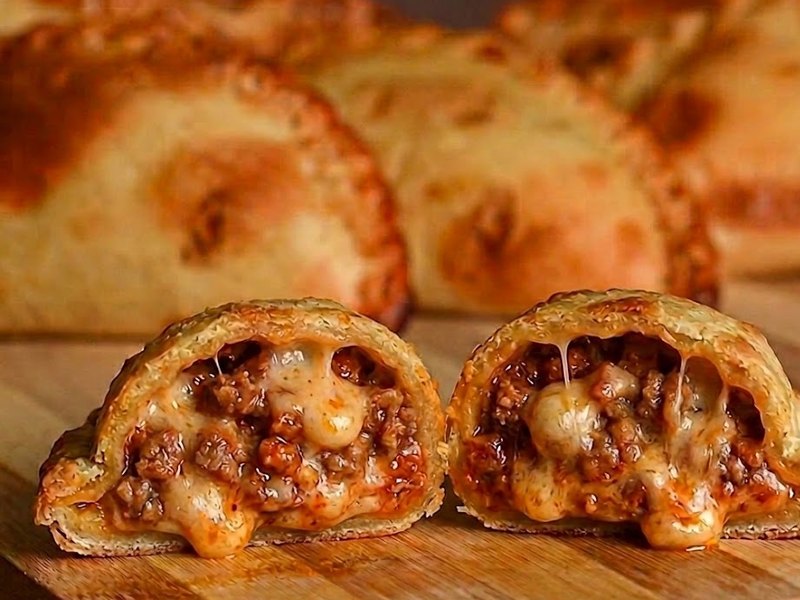 Empanada de Chorizo Picante