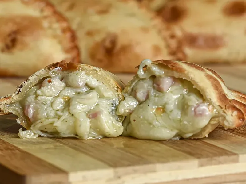 Empanada de Jamón y Roquefort